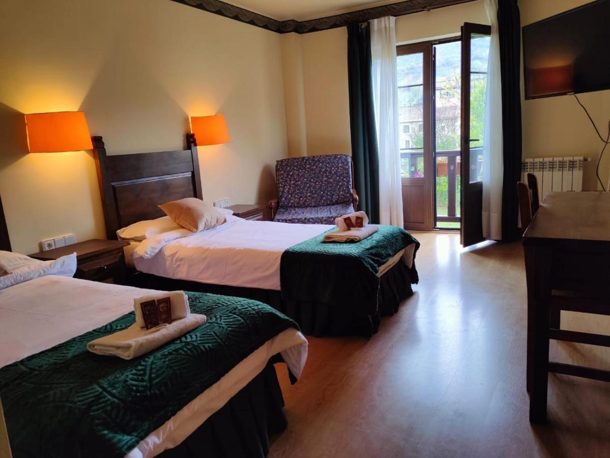 Hotel Cumbres de Valdeón Posada De Valdeon Quarto foto