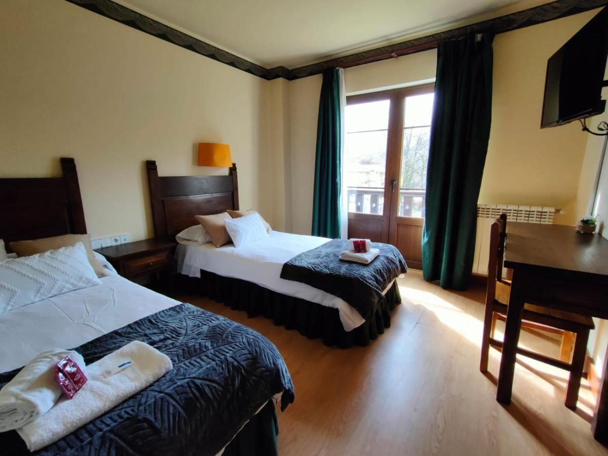 Hotel Cumbres de Valdeón Posada De Valdeon Quarto foto